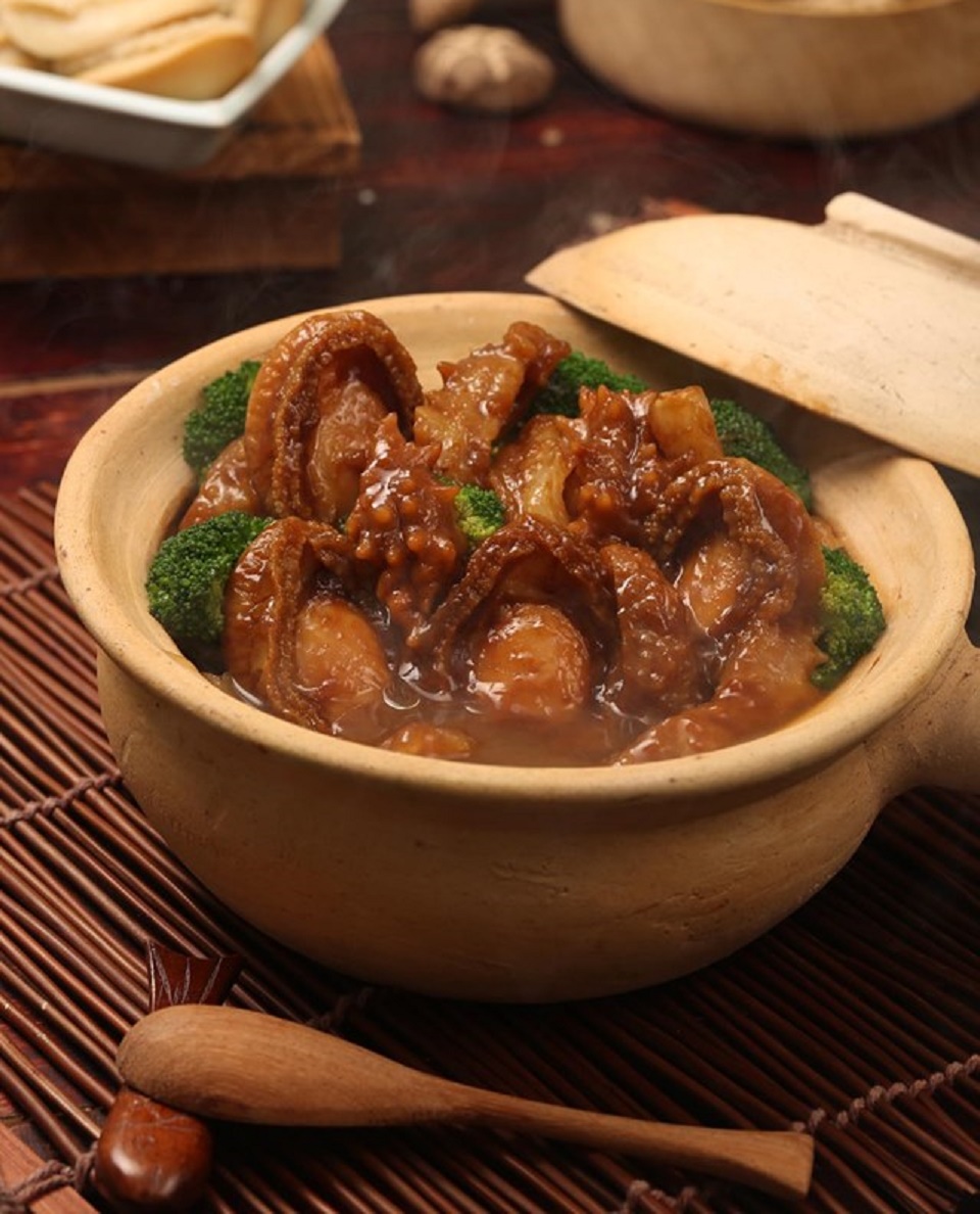 Bào Ngư Hàn Quốc sốt dầu hàu món ăn cao cấp, đầy dinh dưỡng.